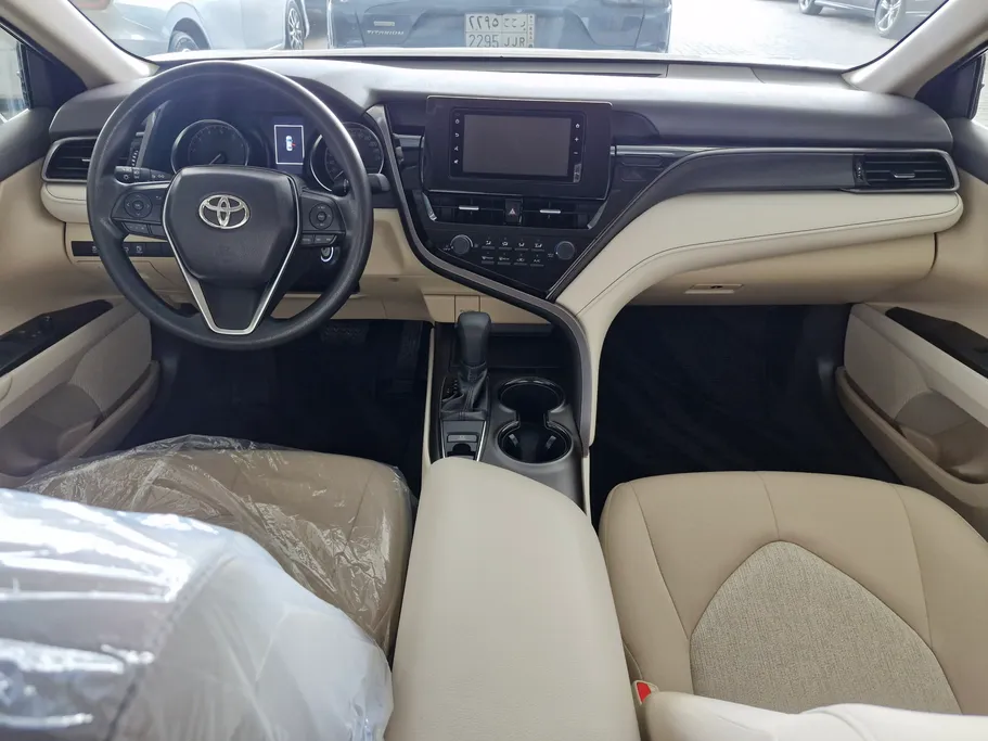 تويوتا كامري LE 2023 