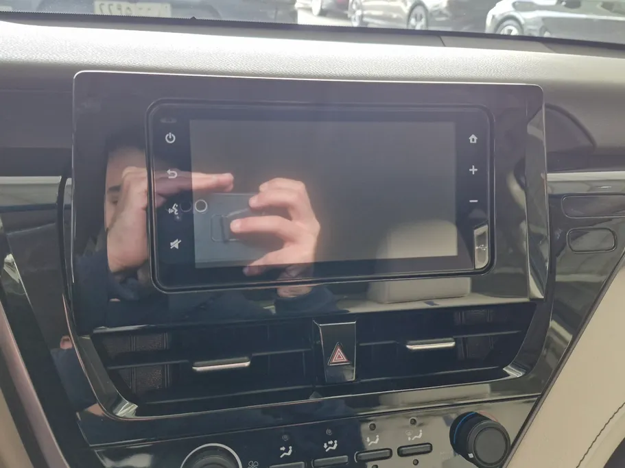 تويوتا كامري LE 2023 