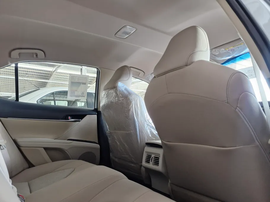 تويوتا كامري LE 2023 