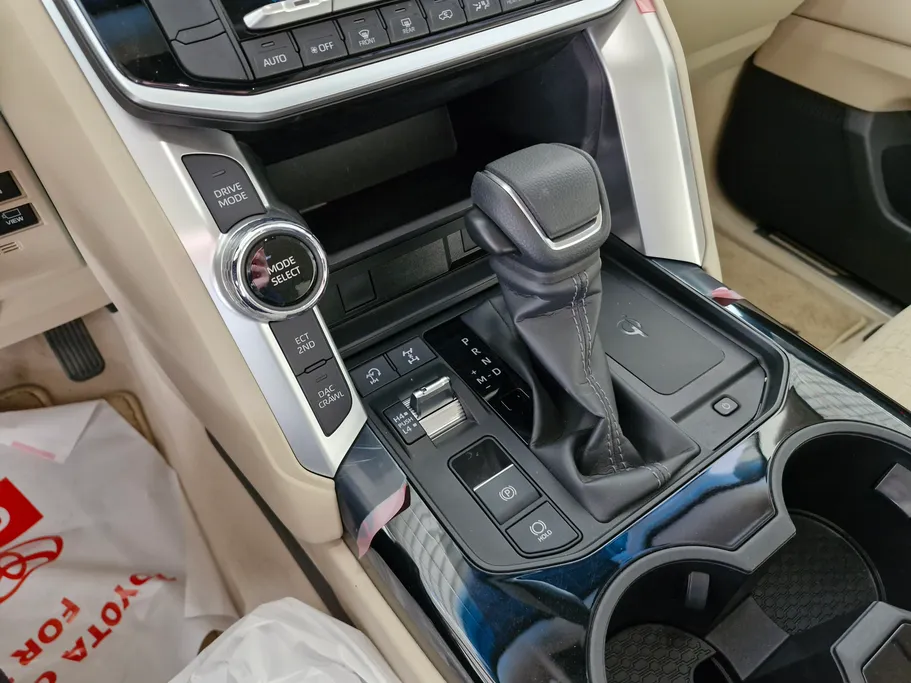 تويوتا لاندكروزر GXR3 2023 