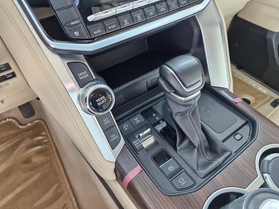 تويوتا لاندكروزر GXR4 2024 