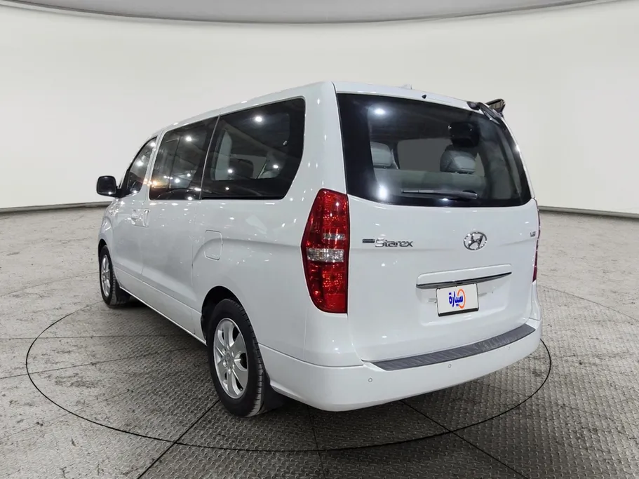 2020 Hyundai Grand Starex passenger 