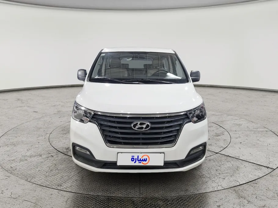 2020 Hyundai Grand Starex passenger 