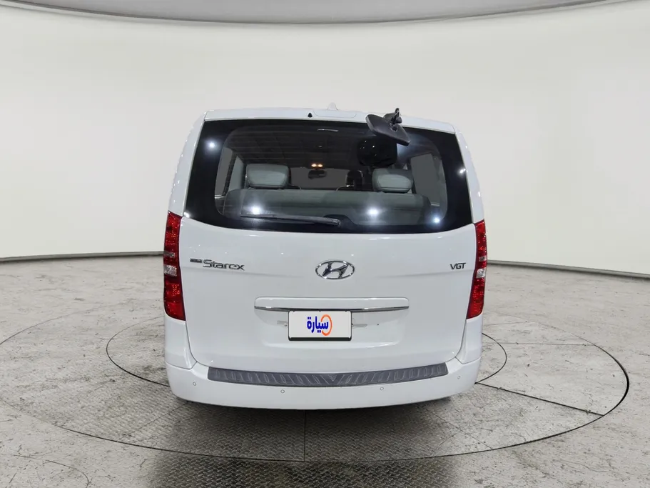 2020 Hyundai Grand Starex passenger 