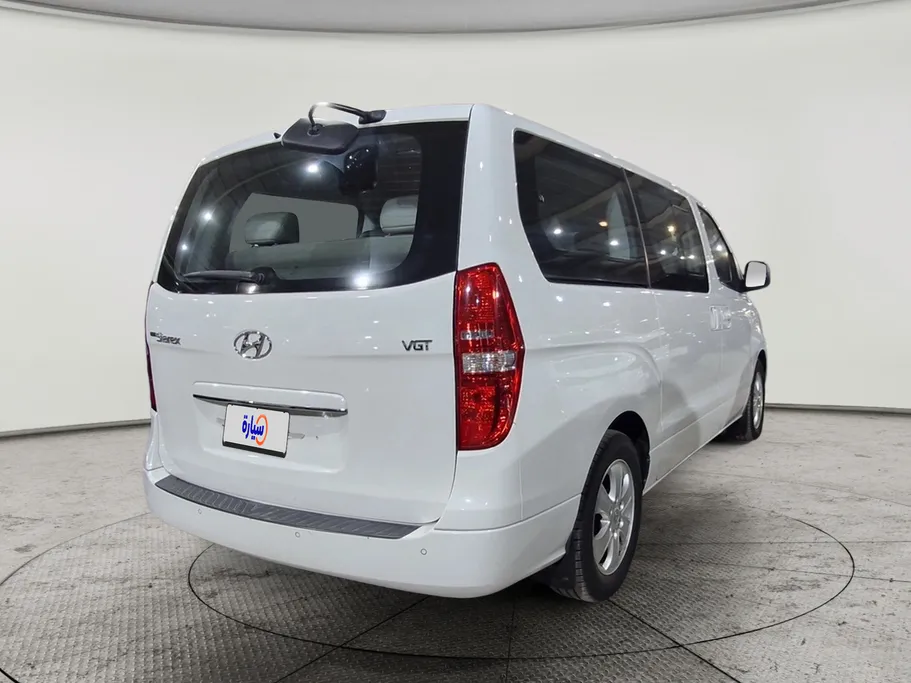 2020 Hyundai Grand Starex passenger 