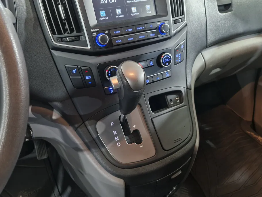 2020 Hyundai Grand Starex passenger 