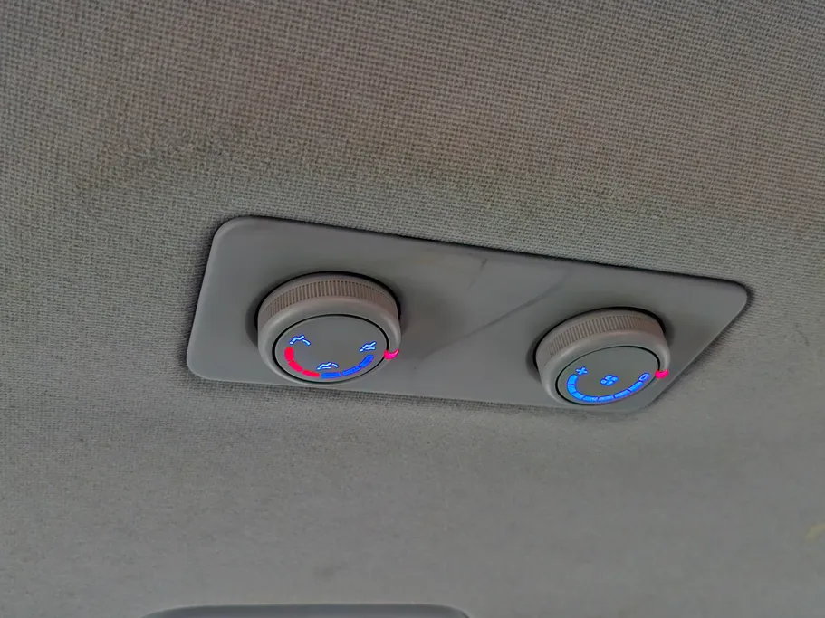 2020 Hyundai Grand Starex passenger 