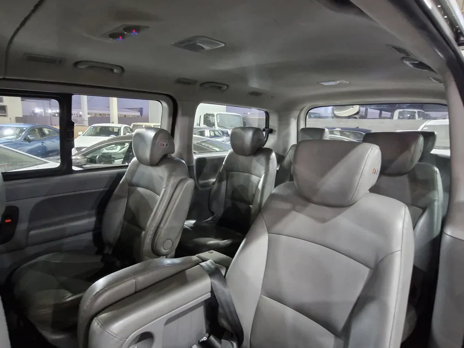 2020 Hyundai Grand Starex passenger 