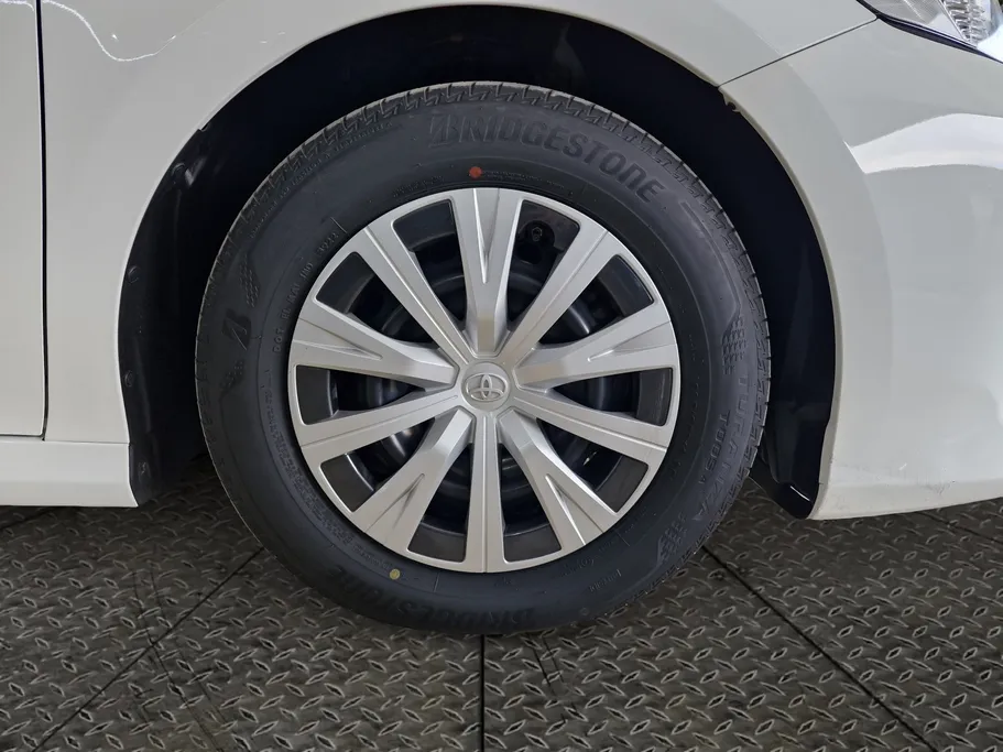 تويوتا كامري LE 2023 