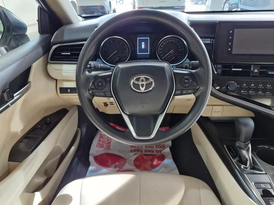 تويوتا كامري LE 2023 