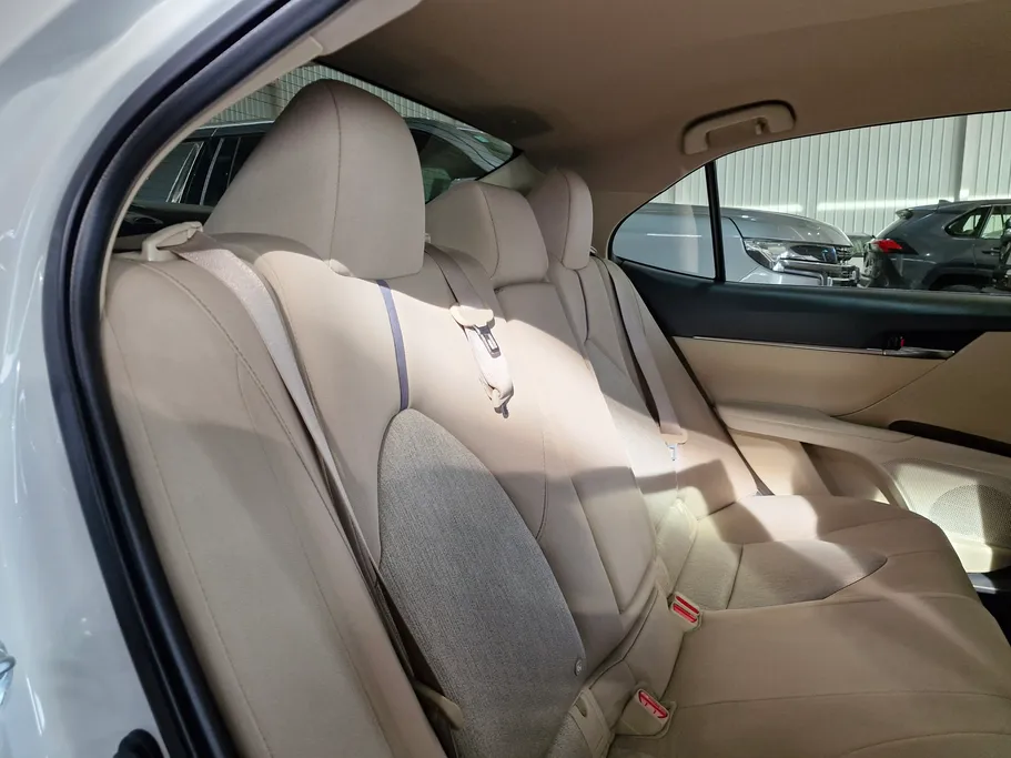 تويوتا كامري LE 2023 