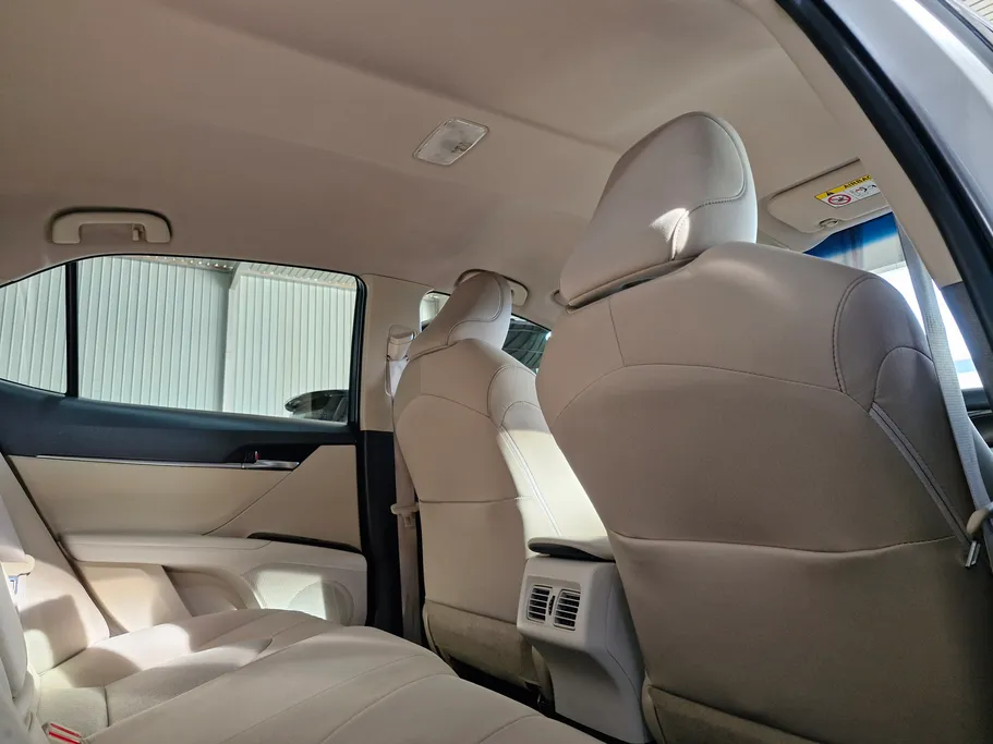 تويوتا كامري LE 2023 