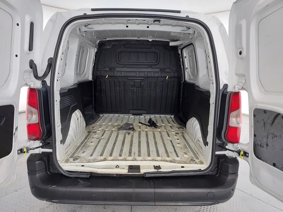 2023 Peugeot Partner Short van 