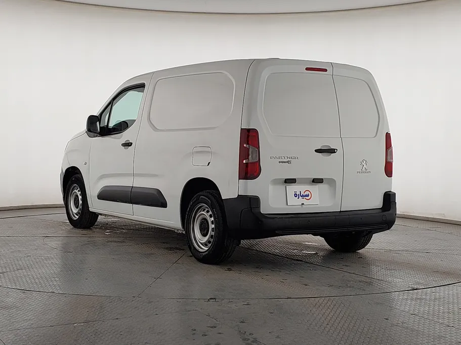 2023 Peugeot Partner Short van 