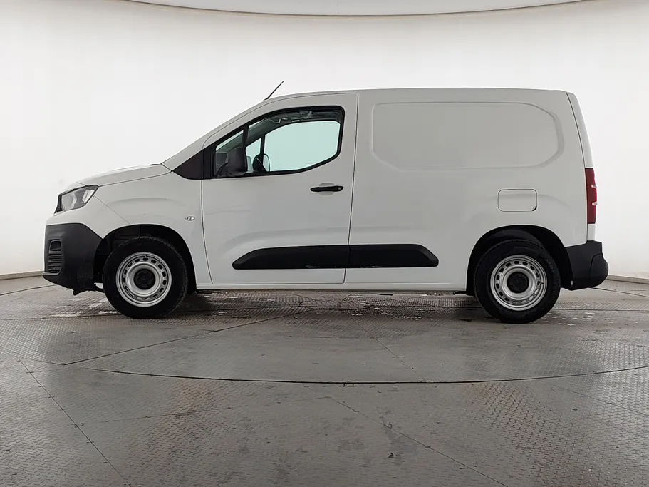 2023 Peugeot Partner Short van 