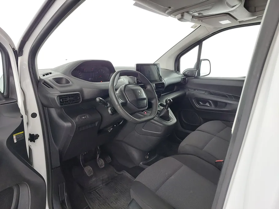2023 Peugeot Partner Short van 