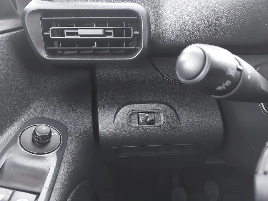 2023 Peugeot Partner Short van 