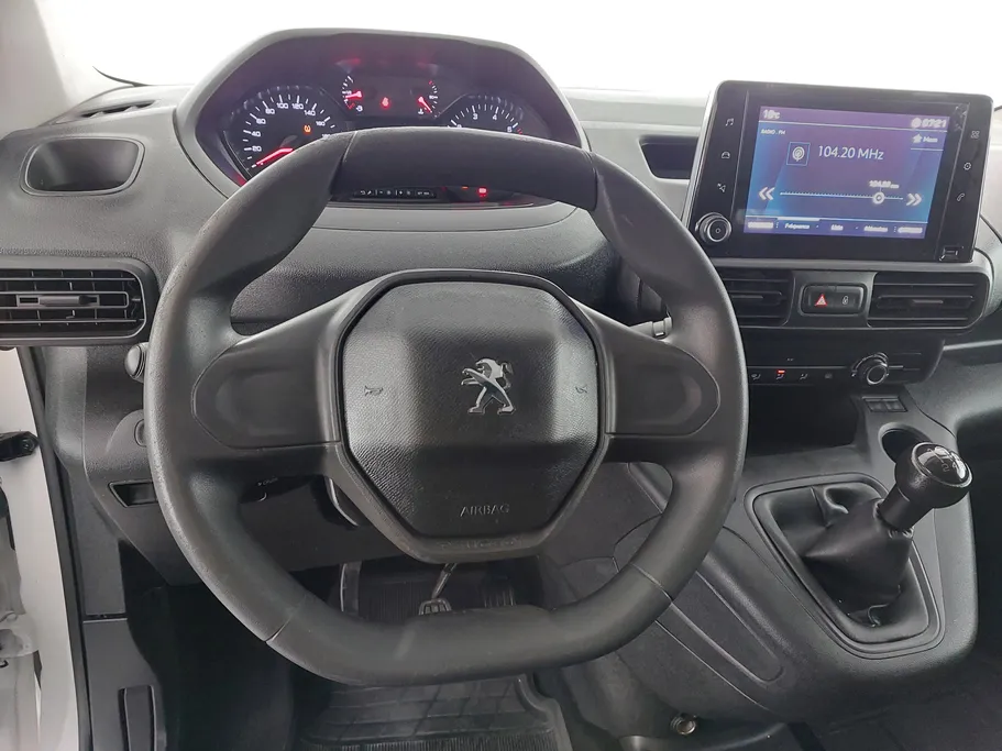 2023 Peugeot Partner Short van 