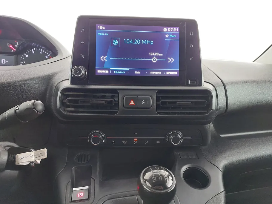 2023 Peugeot Partner Short van 