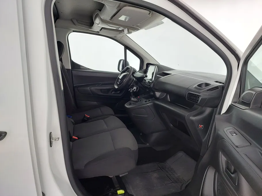 2023 Peugeot Partner Short van 