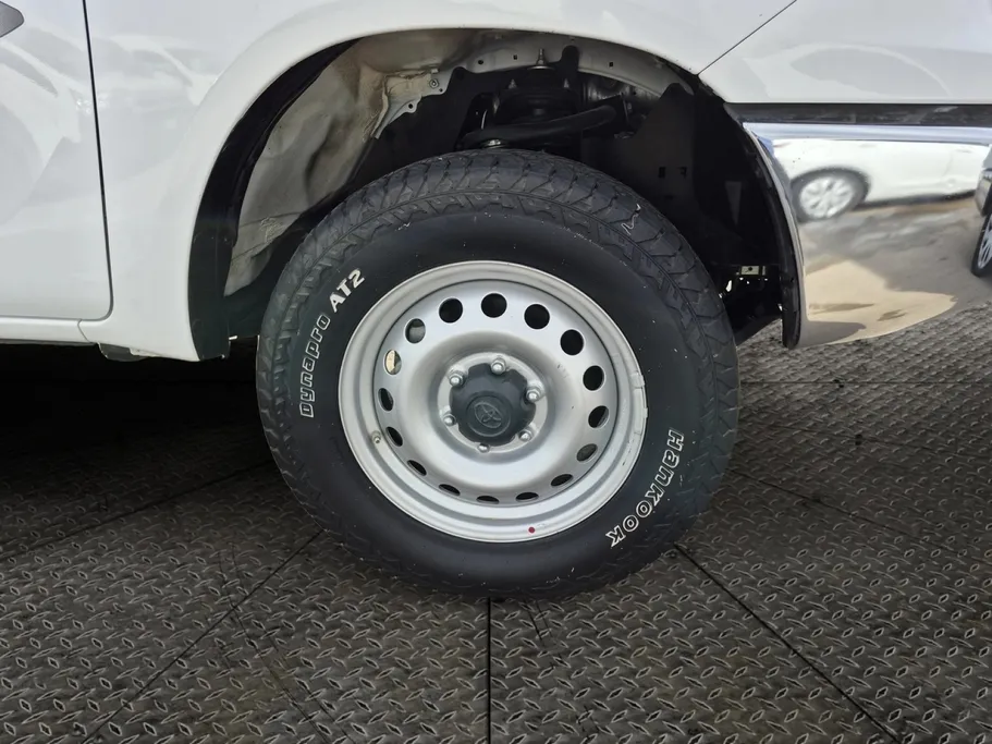 2023 Toyota Hilux GL2 