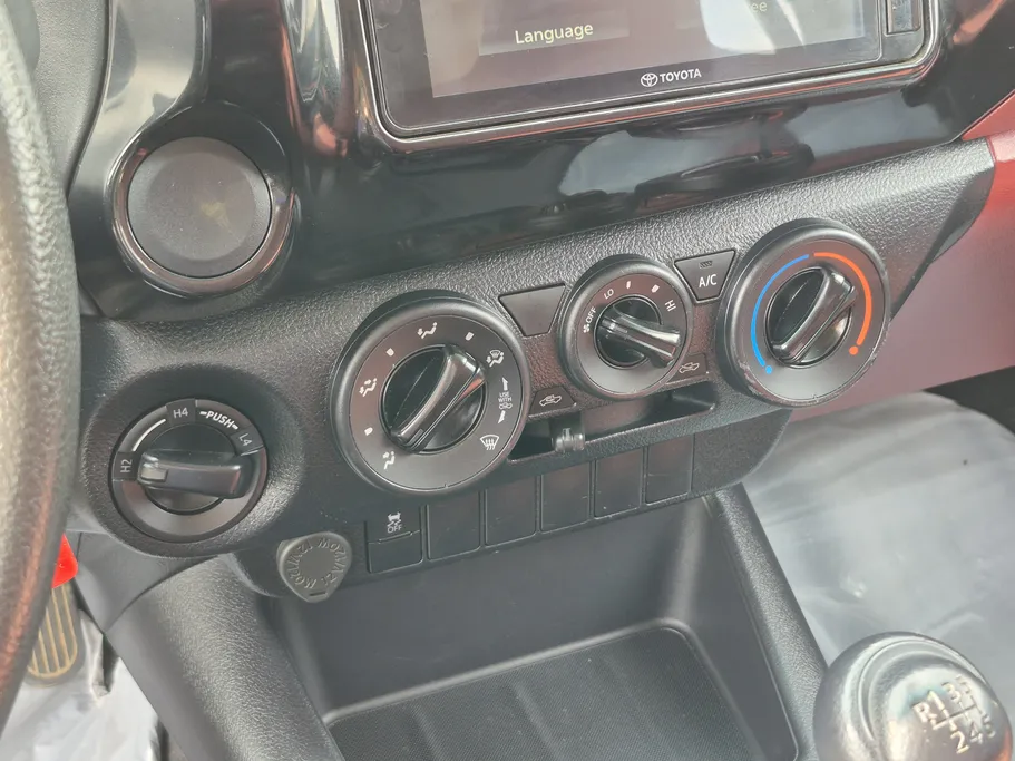 2023 Toyota Hilux GL2 