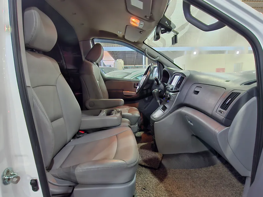 2021 Hyundai Grand Starex cargo 