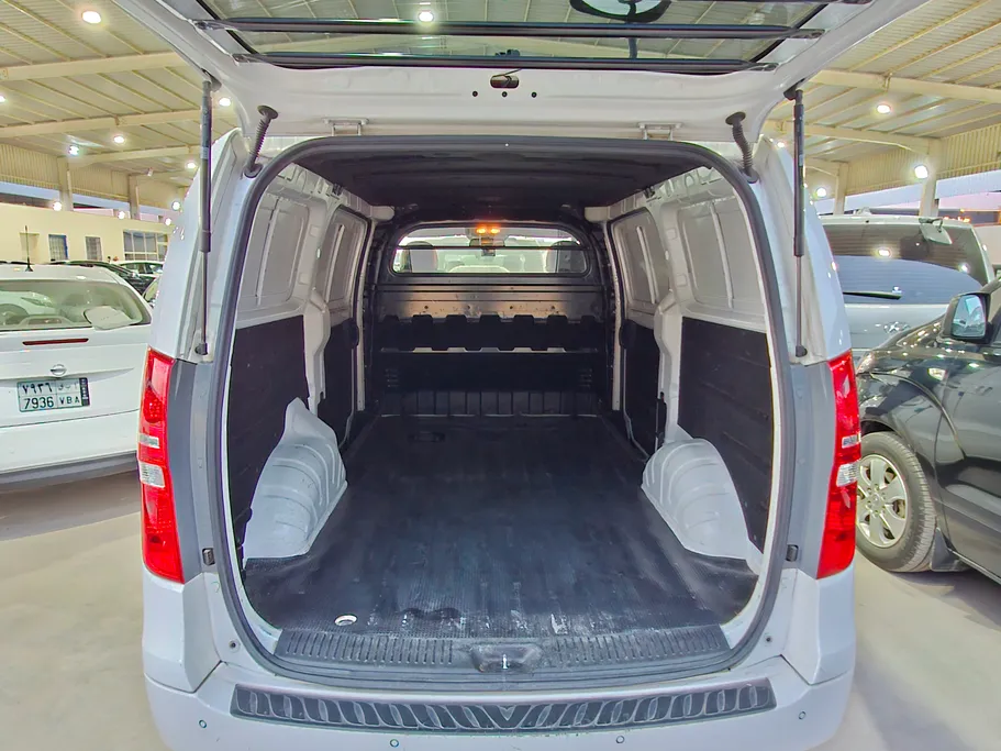 2021 Hyundai Grand Starex cargo 