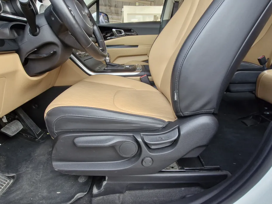 2022 Kia Carnival LX 