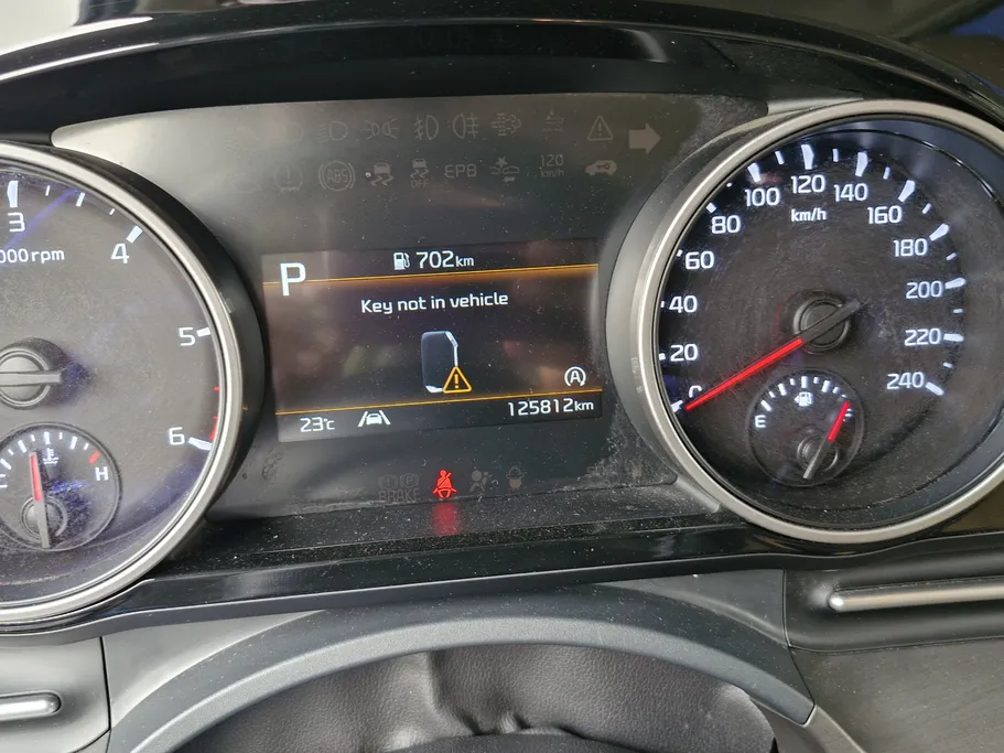 2022 Kia Carnival LX 