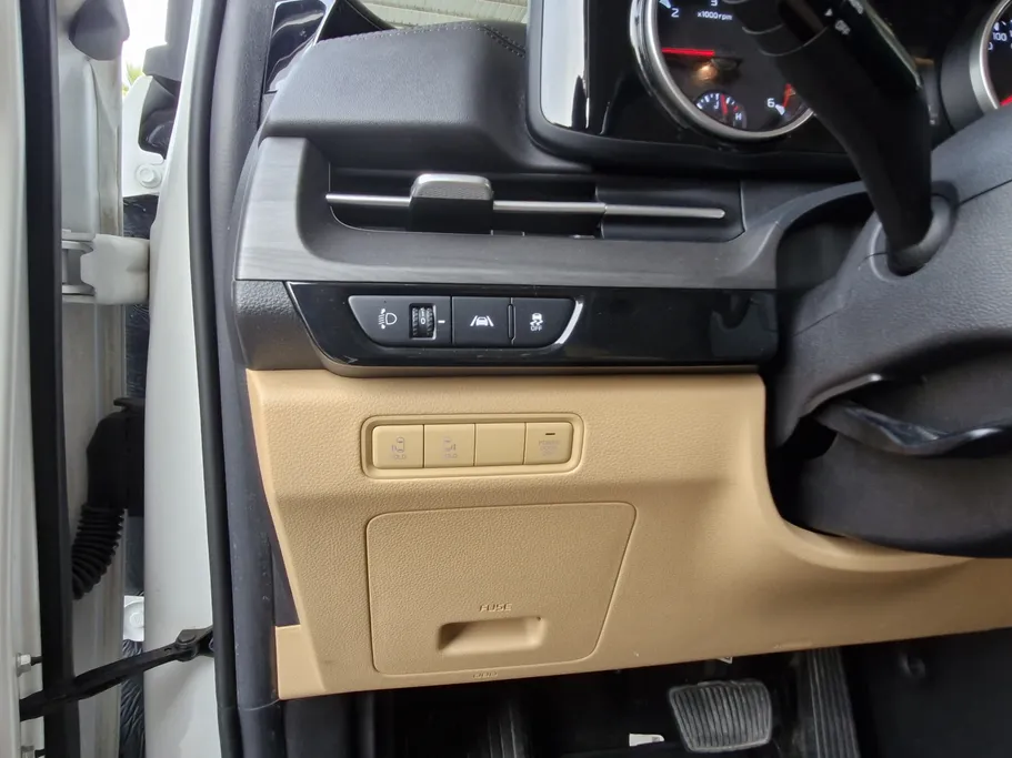 2022 Kia Carnival LX 