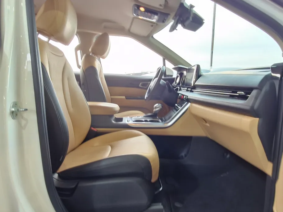 2022 Kia Carnival LX 