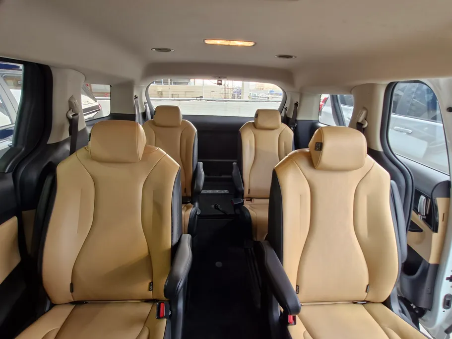 2022 Kia Carnival LX 