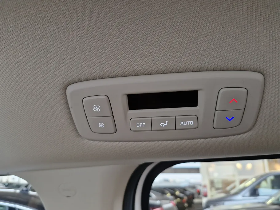 2022 Kia Carnival LX 