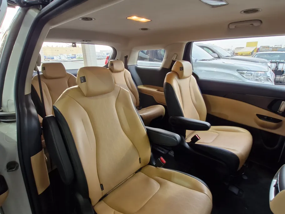 2022 Kia Carnival LX 