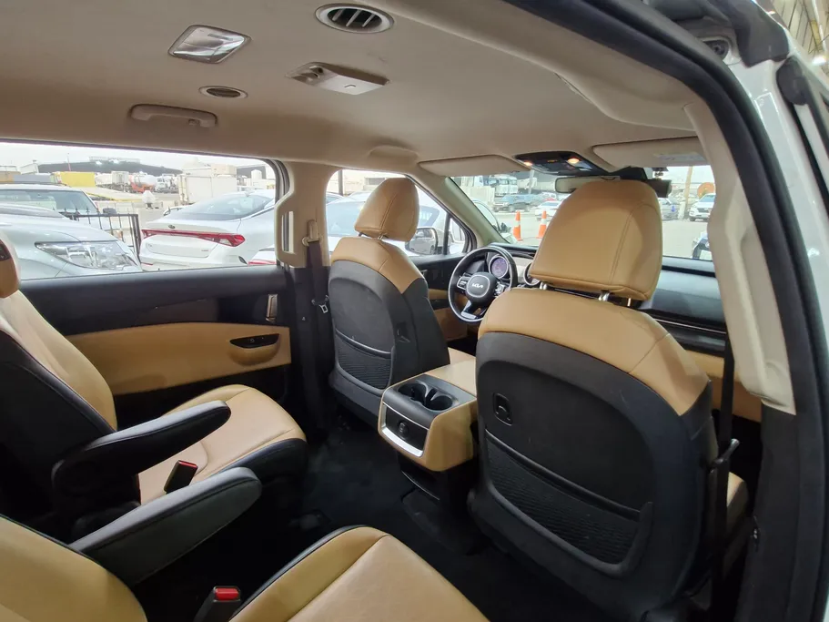 2022 Kia Carnival LX 