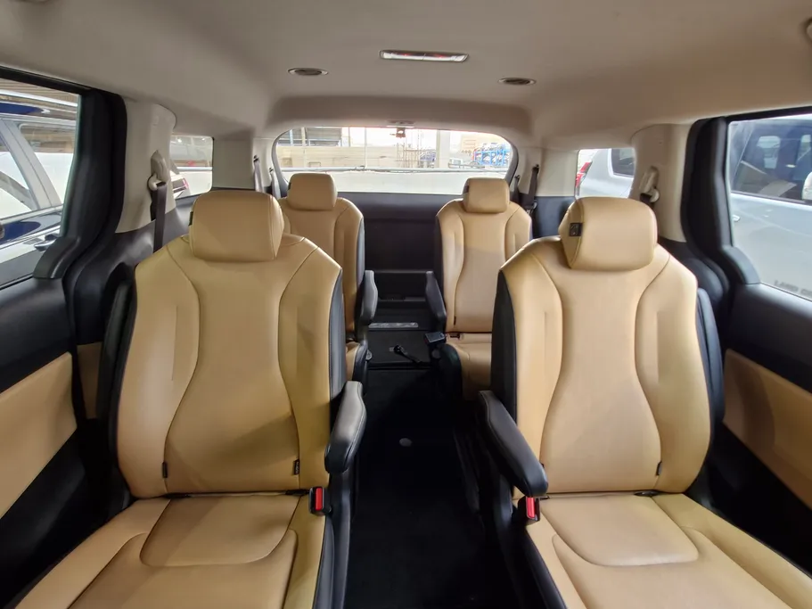 2022 Kia Carnival LX 