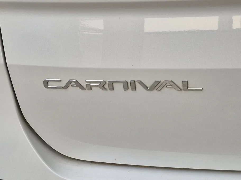 2022 Kia Carnival LX 