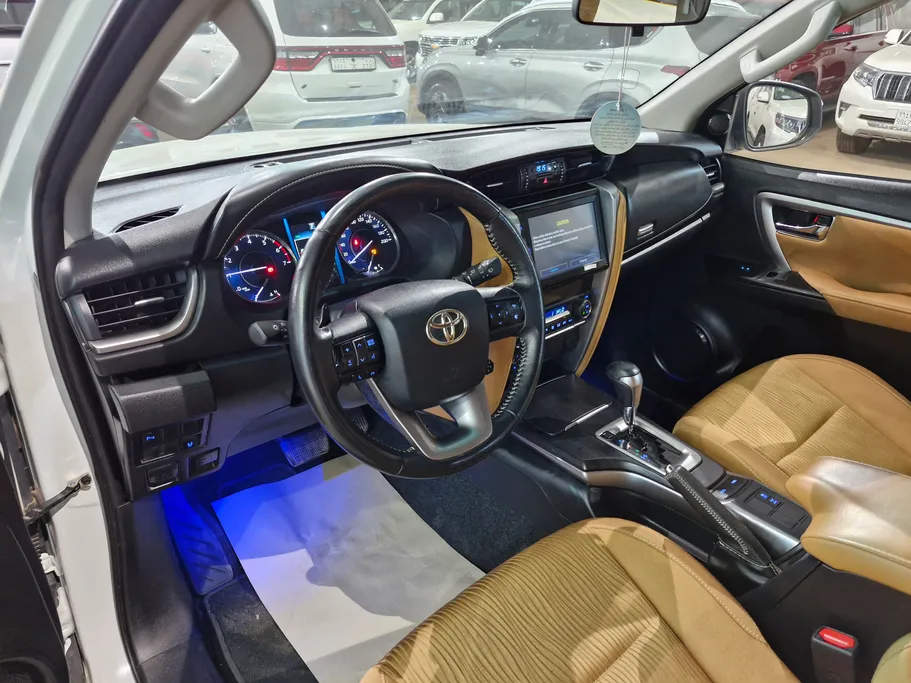 تويوتا فورتشنر VX1 2023 