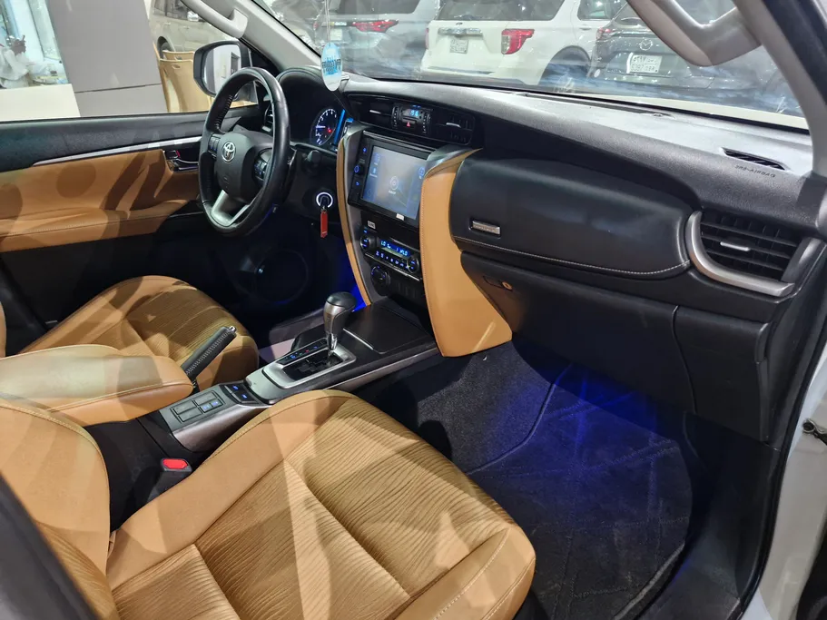 تويوتا فورتشنر VX1 2023 