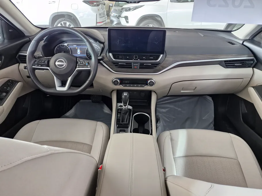 2025 Nissan Altima SV 