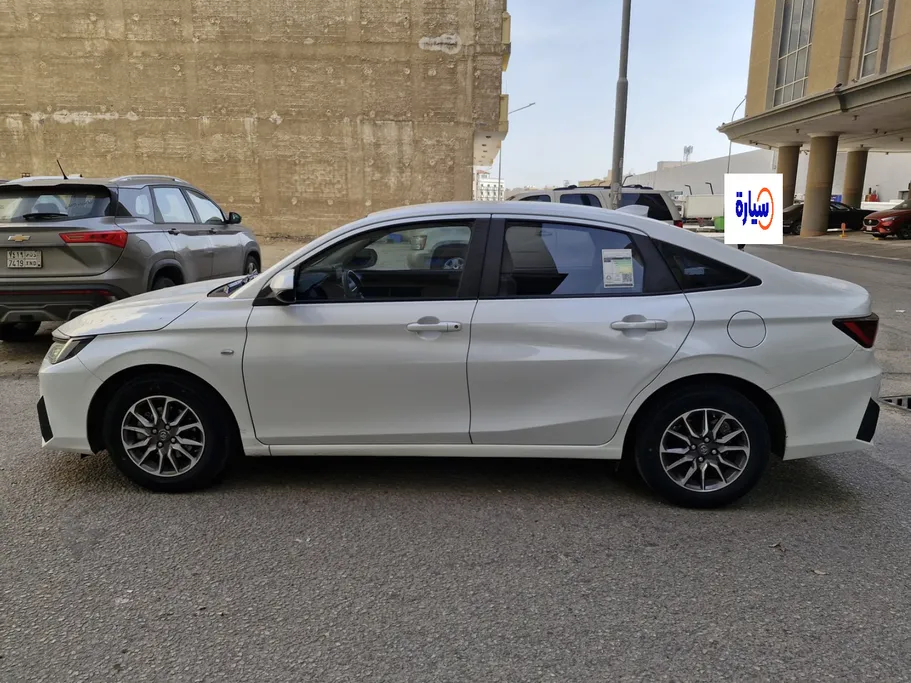 2023 Toyota Yaris  Y 