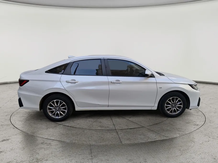 2023 Toyota Yaris  Y 