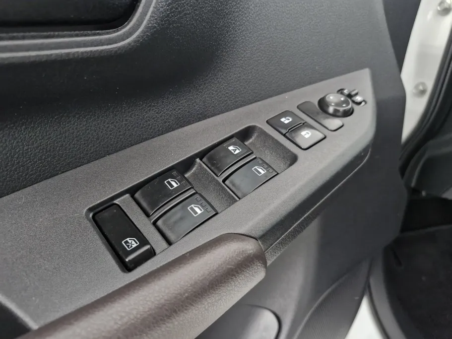 تويوتا يارس Y 2023 