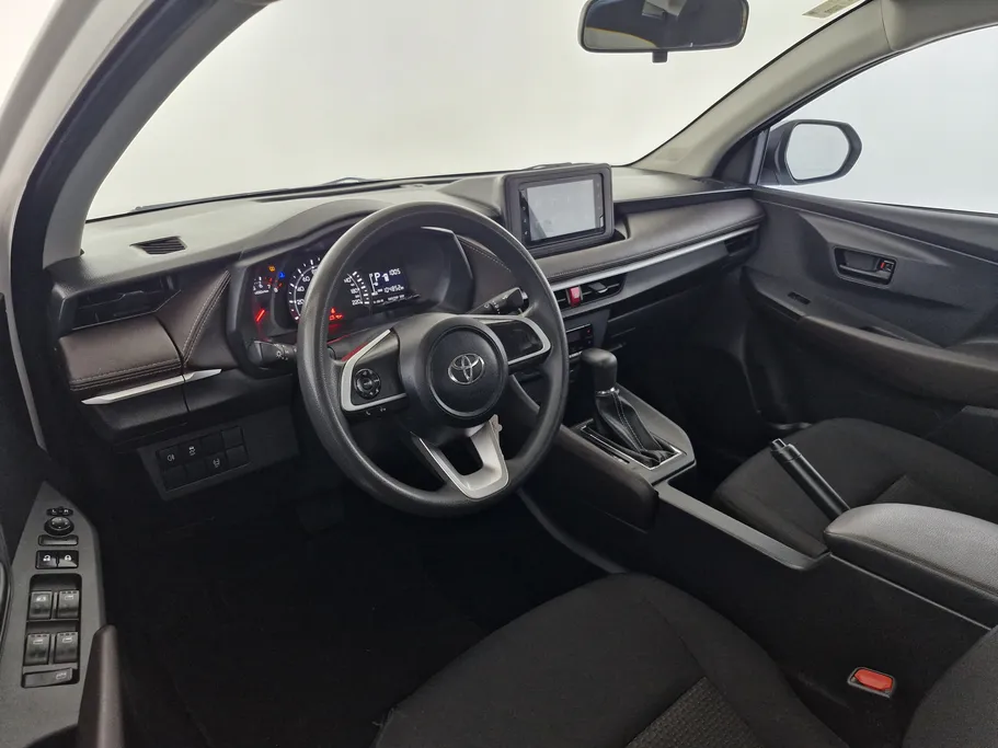 تويوتا يارس Y 2023 