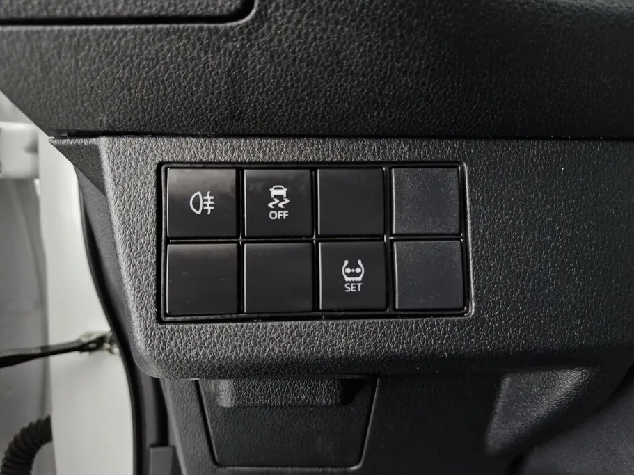 تويوتا يارس Y 2023 