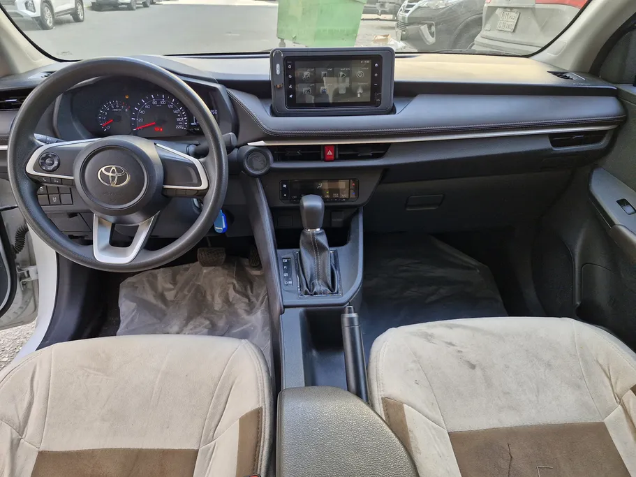 2023 Toyota Yaris  Y 