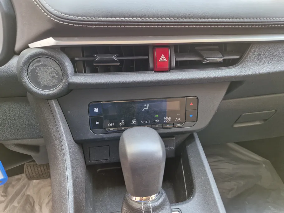 2023 Toyota Yaris  Y 