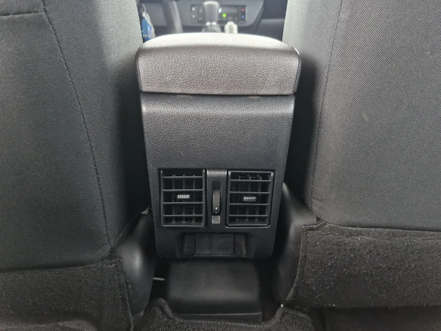 تويوتا يارس Y 2023 