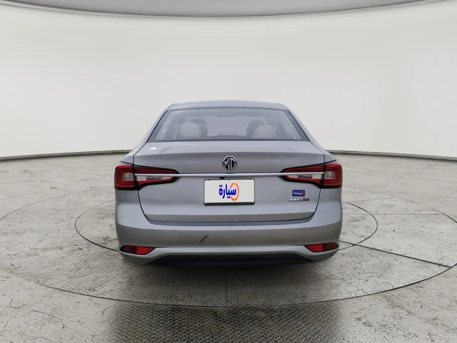 ام جي 5 LUX 2023 